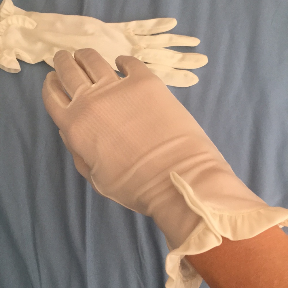 VINTAGE GLOVES